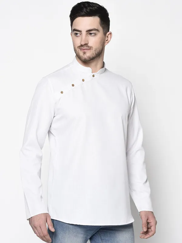 Tabard_Men_Solid_Straight_Kurta_(White)