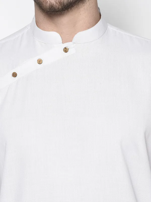 Tabard_Men_Solid_Straight_Kurta_(White)