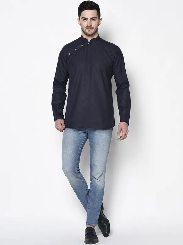 Tabard_Men_Solid_Straight_Kurta_(Blue)