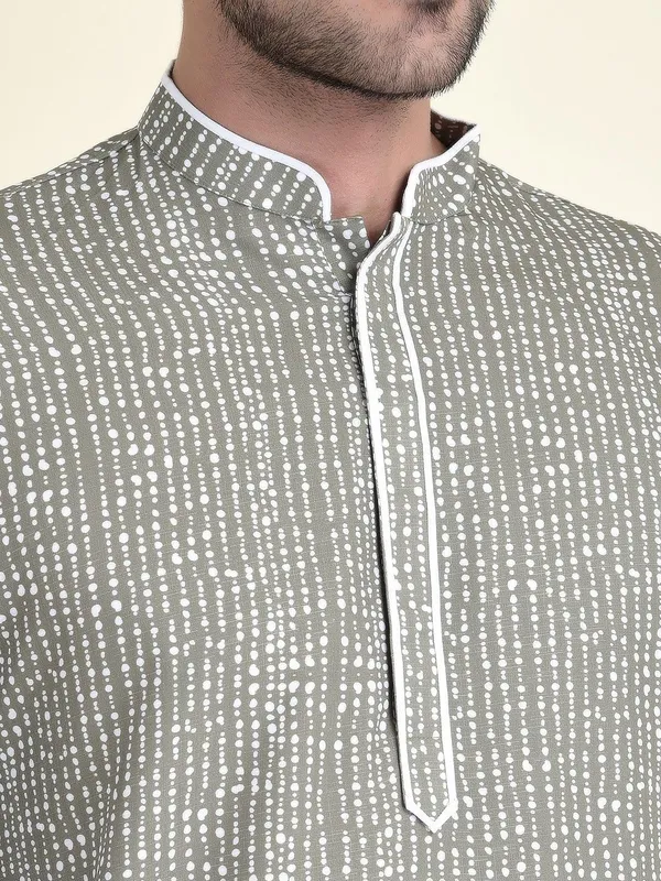 Tabard_Men_Printed_Straight_Kurta_(Green)