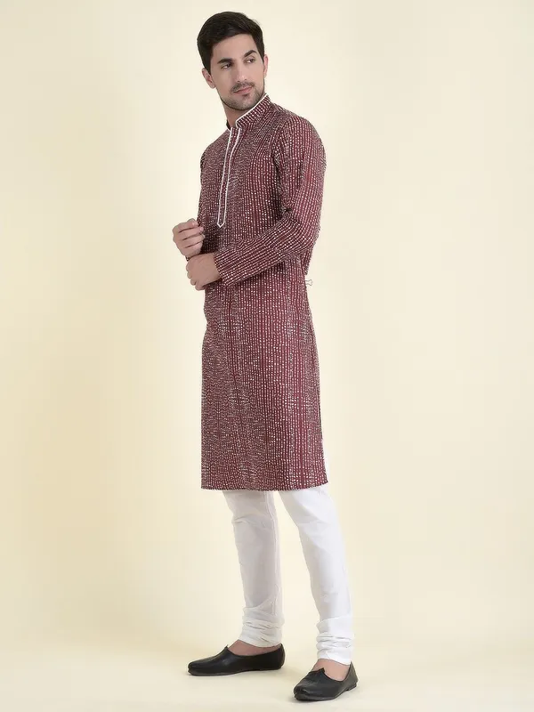 Tabard_Men_Printed_Straight_Kurta_(Maroon)
