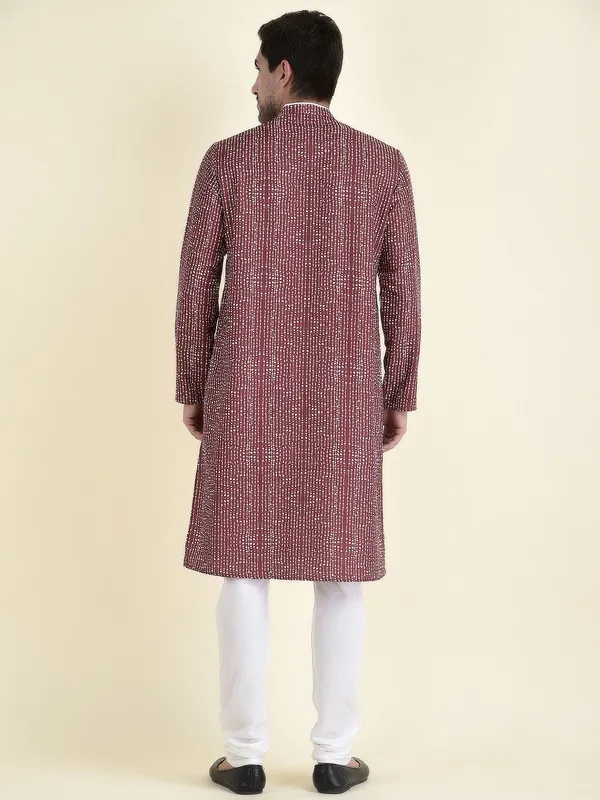 Tabard_Men_Printed_Straight_Kurta_(Maroon)