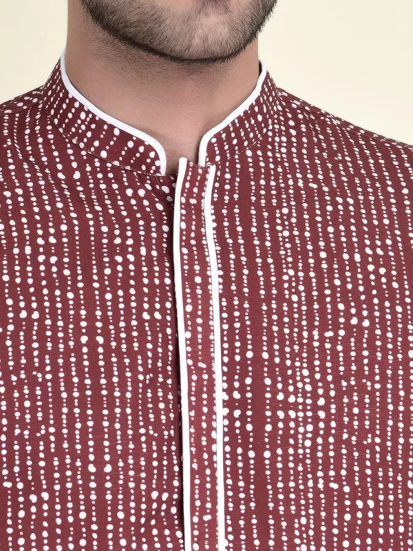 Tabard_Men_Printed_Straight_Kurta_(Maroon)