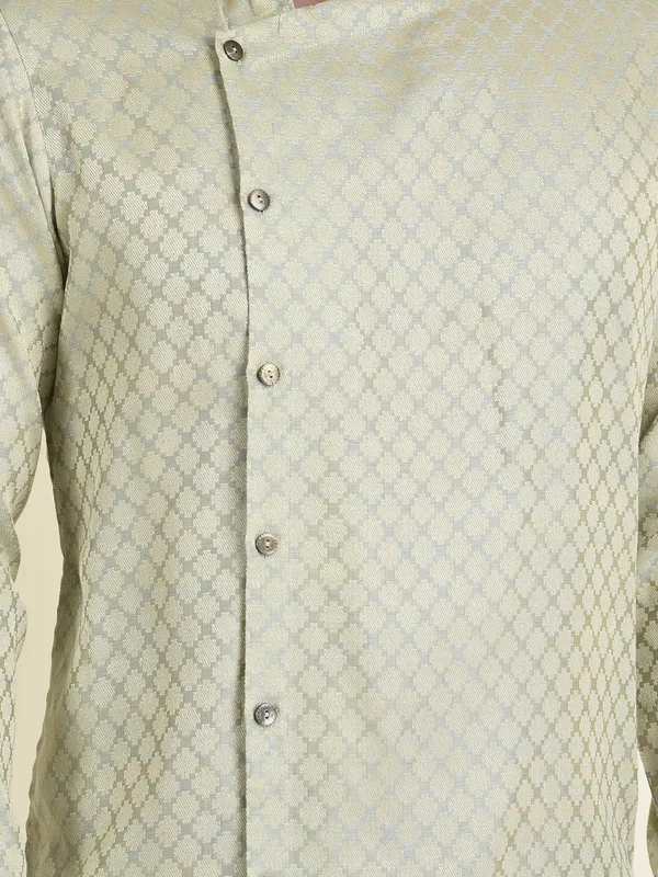 Tabard_Men_Self_Design_Straight_Kurta_(Green)