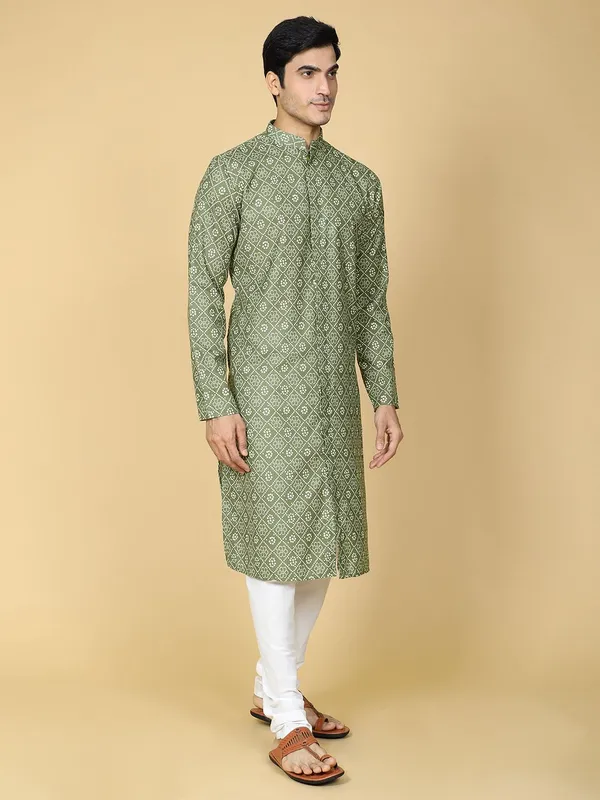 Tabard_Men_Embroidered_Straight_Kurta_(Green)