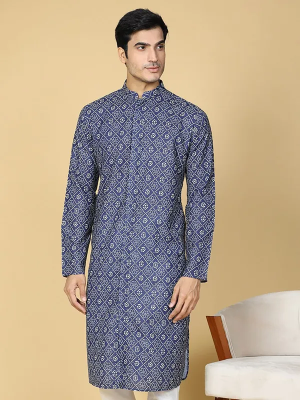 Tabard_Men_Embroidered_Straight_Kurta_(Blue)
