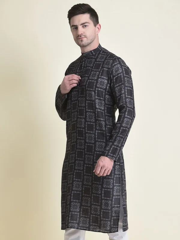 Tabard_Men_Checkered_Straight_Kurta_(Black,_Grey)