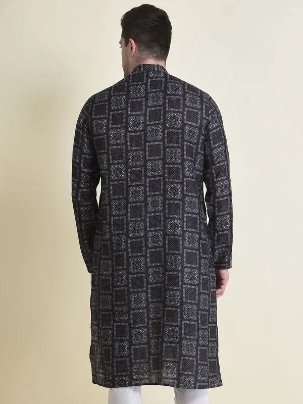 Tabard_Men_Checkered_Straight_Kurta_(Black,_Grey)