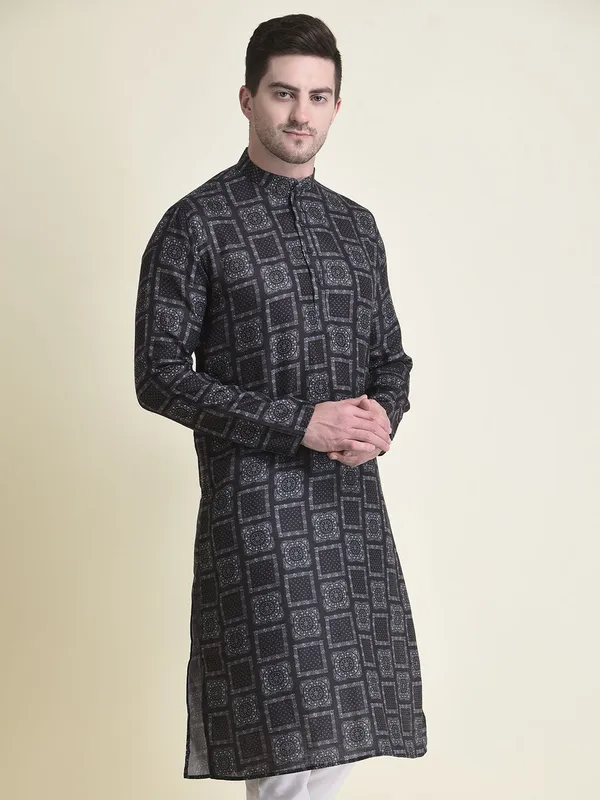 Tabard_Men_Checkered_Straight_Kurta_(Black,_Grey)