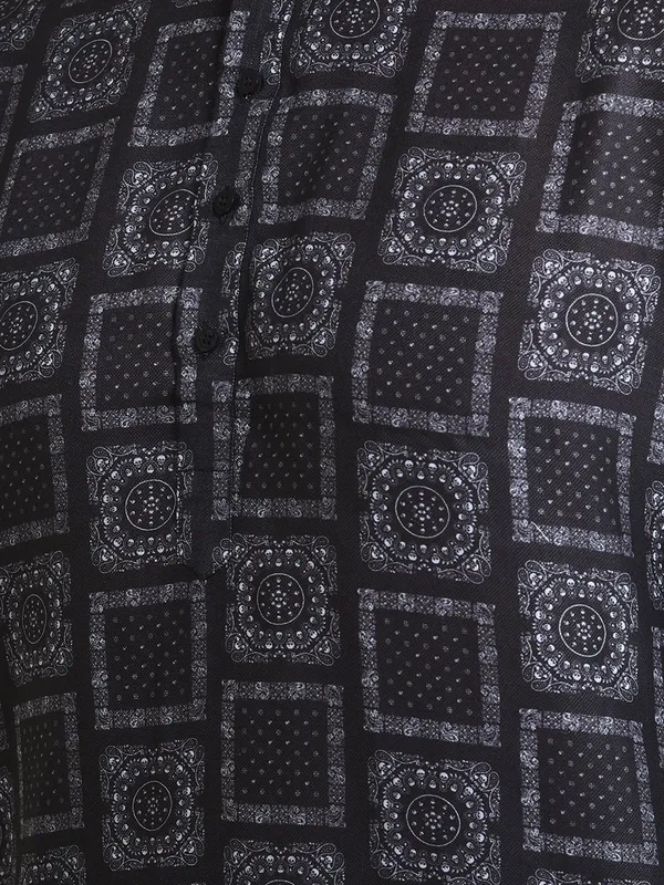 Tabard_Men_Checkered_Straight_Kurta_(Black,_Grey)