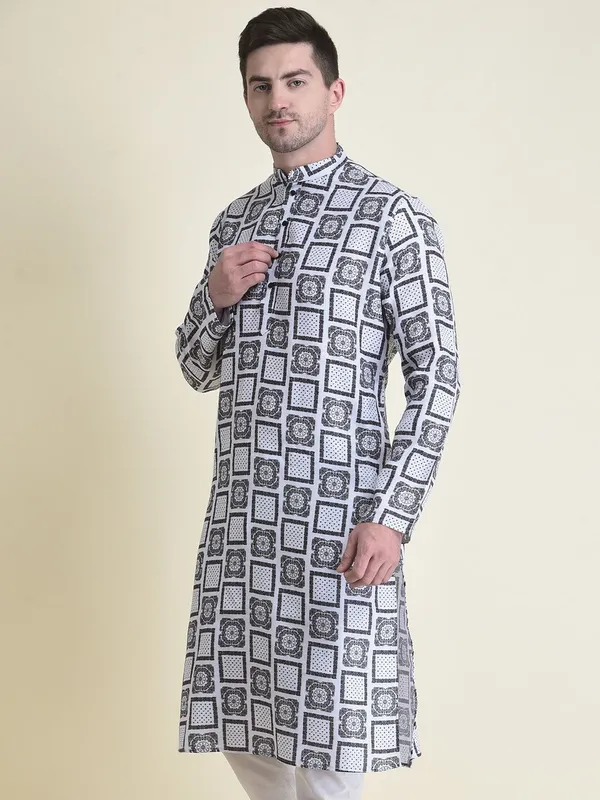 Tabard_Men_Checkered_Straight_Kurta_(Black)