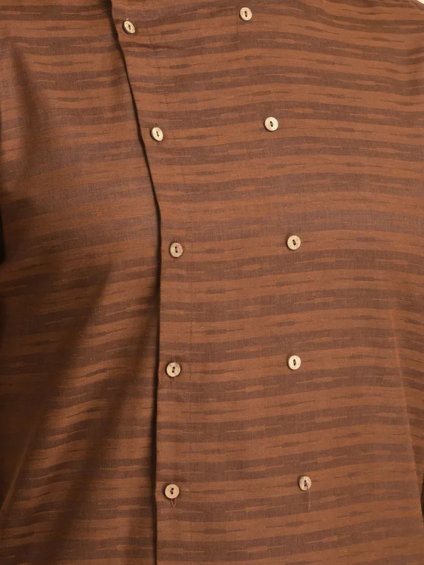 Tabard_Men_Printed_Asymmetric_Kurta_(Brown)