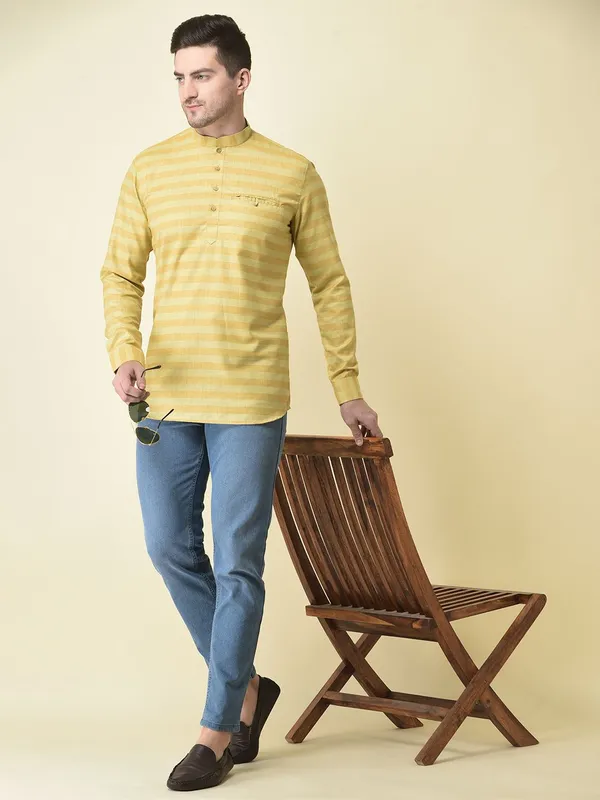 Tabard_Men_Striped_A-line_Kurta_(Yellow)