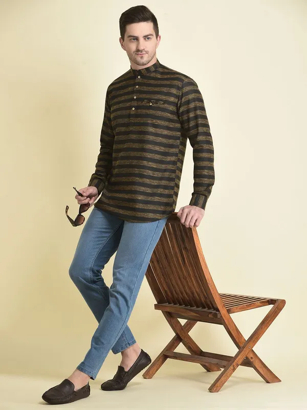 Tabard_Men_Striped_A-line_Kurta_(Black)