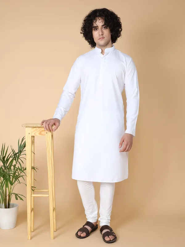 Tabard_Men_Solid_Straight_Kurta_(White)