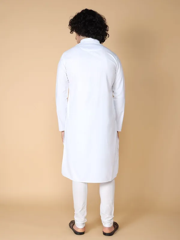 Tabard_Men_Solid_Straight_Kurta_(White)