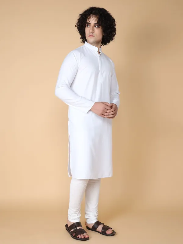 Tabard_Men_Solid_Straight_Kurta_(White)
