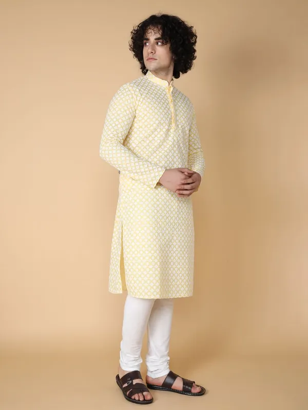 Tabard_Men_Embroidered_Straight_Kurta_(Yellow)