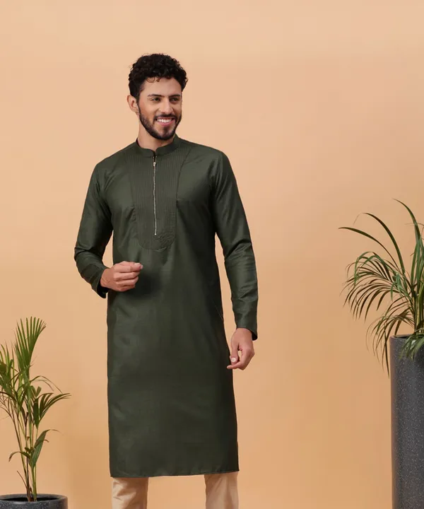Tabard_Men_Solid_Straight_Kurta_(Dark_Green)