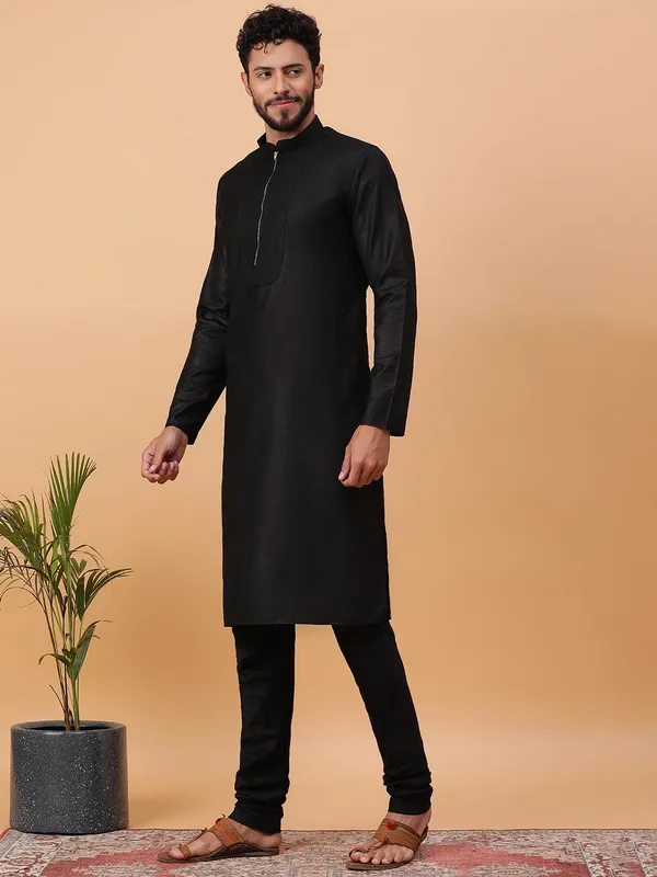 Tabard_Men_Solid_Straight_Kurta_(Black)
