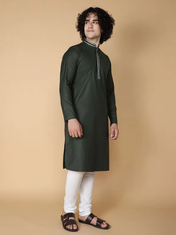 Tabard_Men_Solid_Straight_Kurta_(Green)