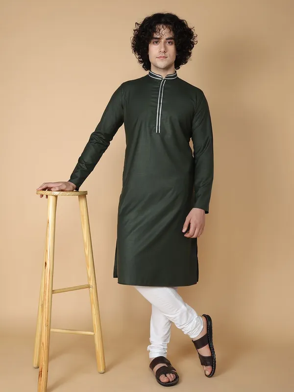 Tabard_Men_Solid_Straight_Kurta_(Green)