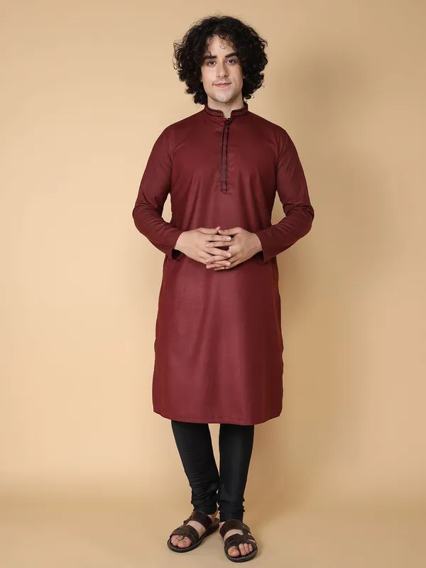 Tabard_Men_Solid_Straight_Kurta_(Maroon)