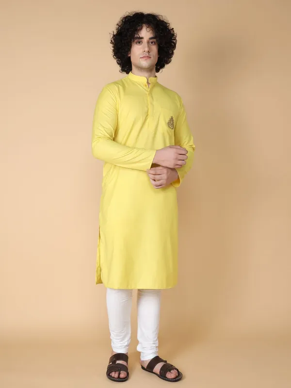 Tabard_Men_Embroidered_Straight_Kurta_(Yellow)