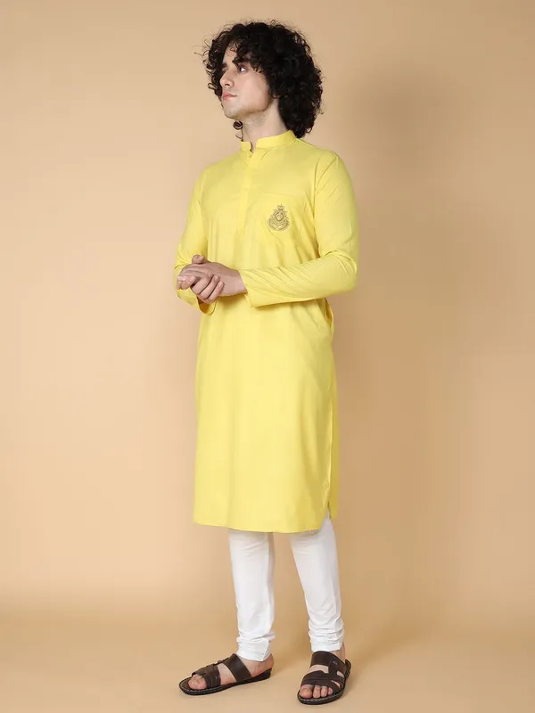 Tabard_Men_Embroidered_Straight_Kurta_(Yellow)