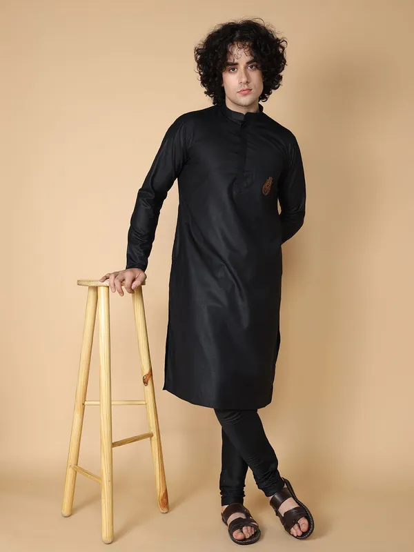 Tabard_Men_Embroidered_Straight_Kurta_(Black)