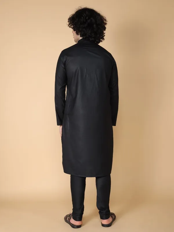 Tabard_Men_Embroidered_Straight_Kurta_(Black)