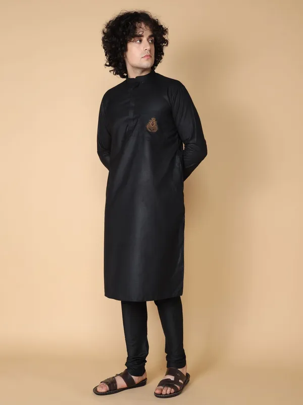 Tabard_Men_Embroidered_Straight_Kurta_(Black)