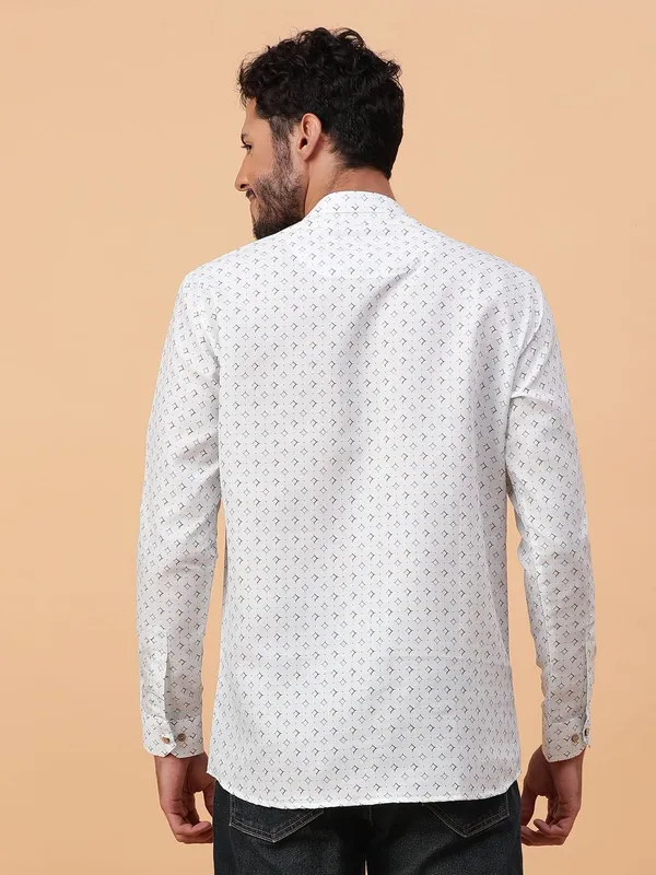 Tabard_Men_Printed_Straight_Kurta_(White,_Grey)