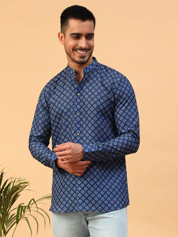 Tabard_Men_Printed_Straight_Kurta_(Blue)