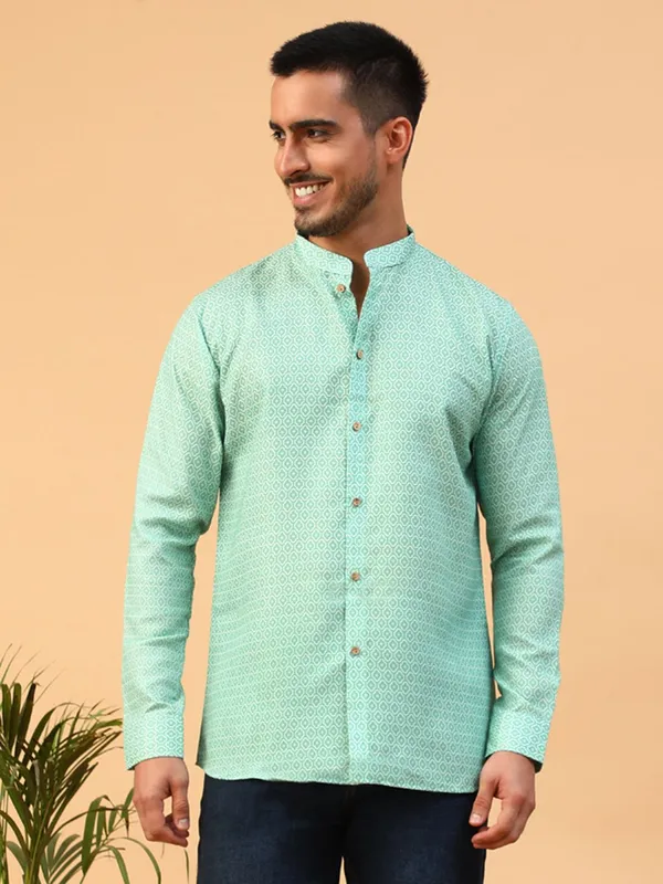 Tabard_Men_Solid_Straight_Kurta_(Green)