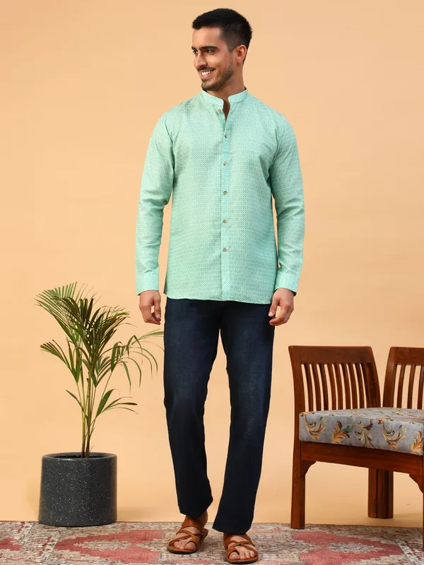 Tabard_Men_Solid_Straight_Kurta_(Green)