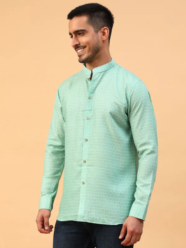 Tabard_Men_Solid_Straight_Kurta_(Green)