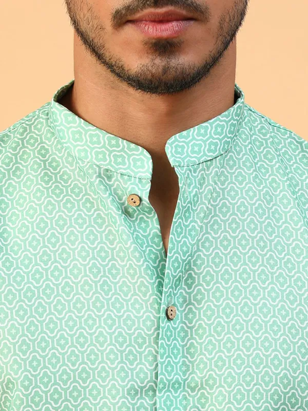 Tabard_Men_Solid_Straight_Kurta_(Green)