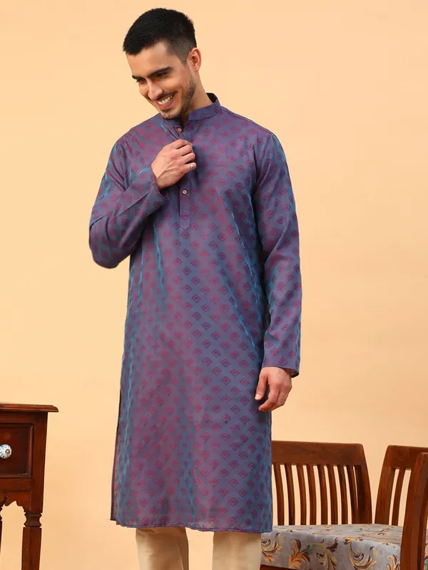 Tabard_Men_Solid_Straight_Kurta_(Purple)