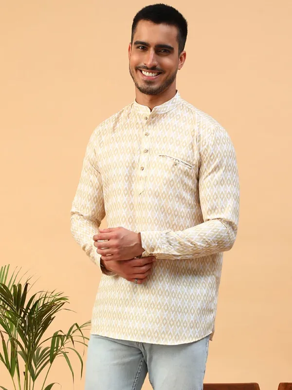 Tabard_Men_Printed_Straight_Kurta_(Yellow,_White)