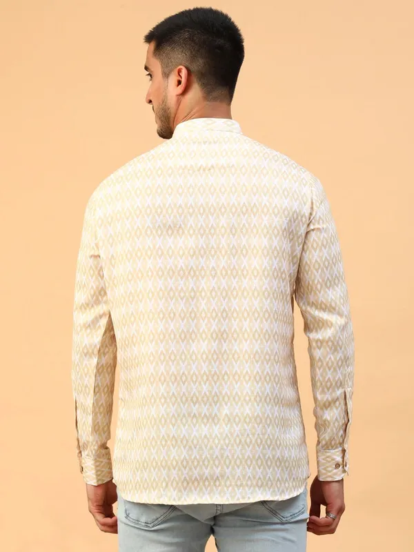 Tabard_Men_Printed_Straight_Kurta_(Yellow,_White)