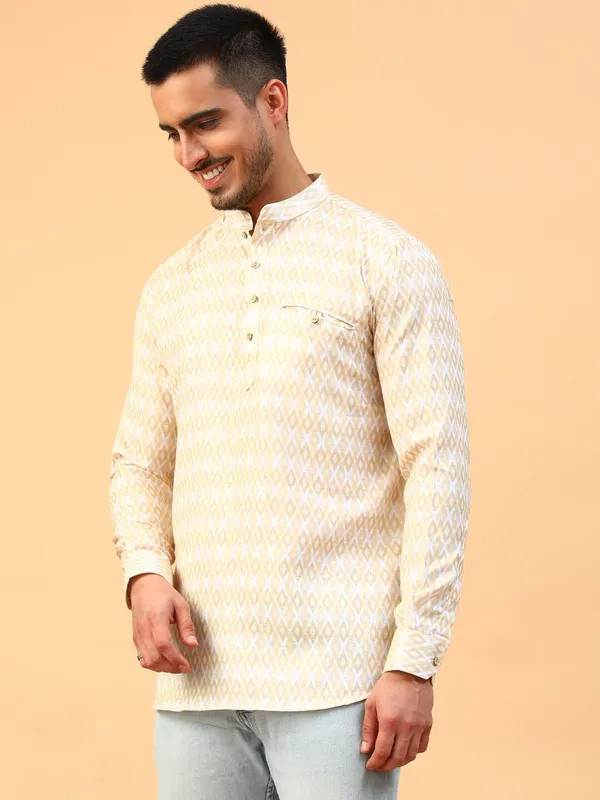 Tabard_Men_Printed_Straight_Kurta_(Yellow,_White)