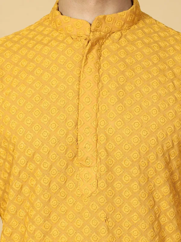 Tabard_Men_Chikan_Embroidery_Straight_Kurta_(Yellow)