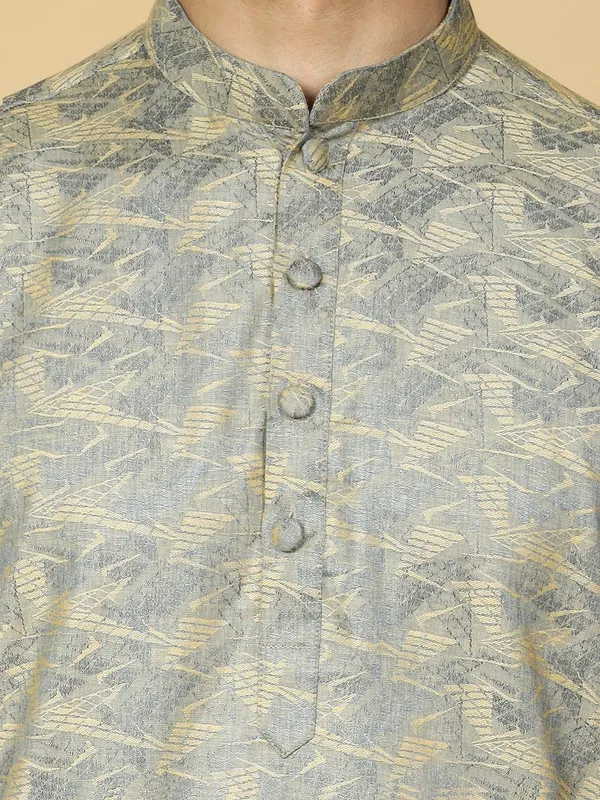 Tabard_Men_Embroidered_Straight_Kurta_(Blue)