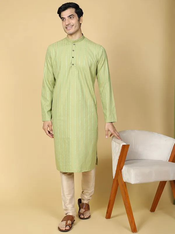 Tabard_Men_Embroidered_Straight_Kurta_(Green)
