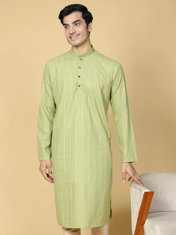 Tabard_Men_Embroidered_Straight_Kurta_(Green)