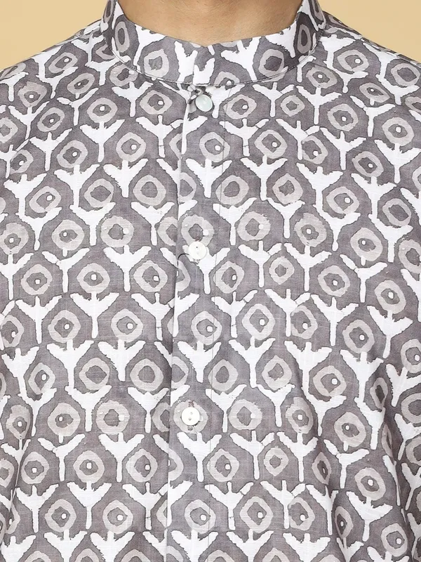 Tabard_Men_Embroidered_Straight_Kurta_(Brown)