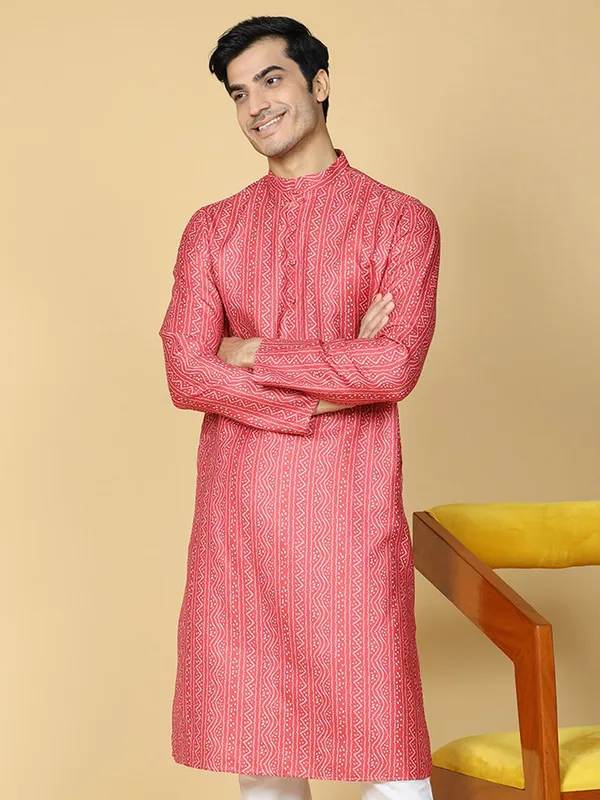 Tabard_Men_Embroidered_Straight_Kurta_(Red)