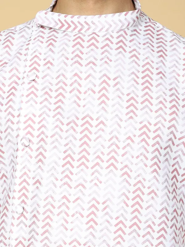 Tabard_Men_Embroidered_Straight_Kurta_(Red)