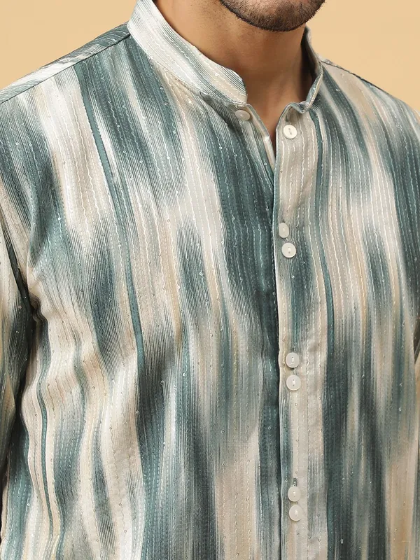 Tabard_Men_Embroidered_Straight_Kurta_(Green)